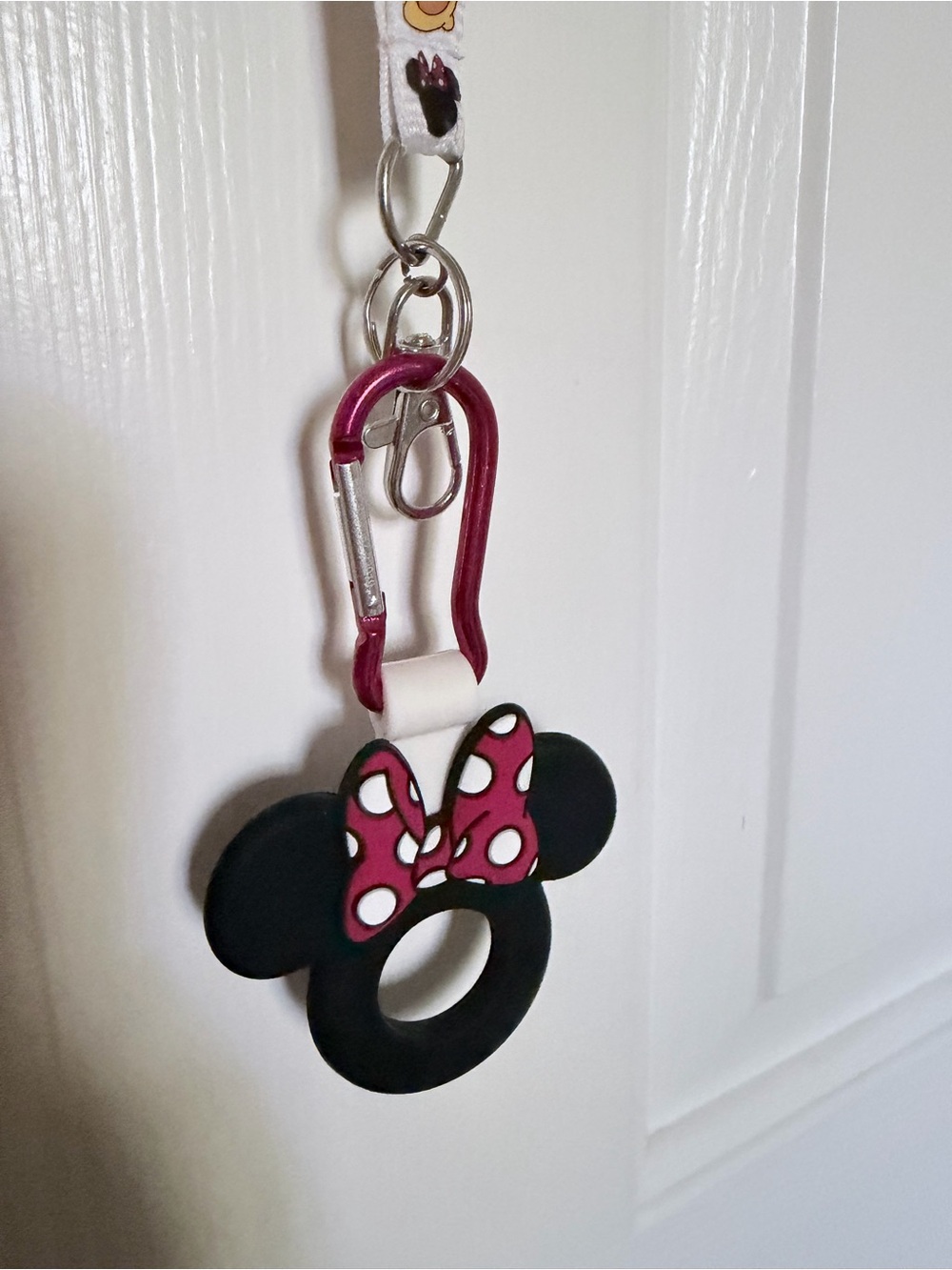 Disney Minnie Mouse water bottle clip